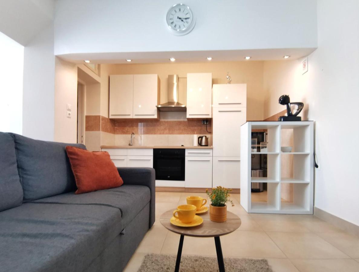 Honeycomb Apartment Split - Free Parking Exterior photo